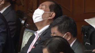 刚上任就开会打瞌睡？日本总务大臣：我没有，我只是眼睛小