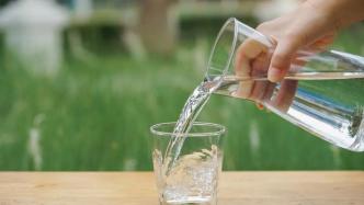 《科學》最新研究：每天喝8杯水對大多數人來說可能太多了