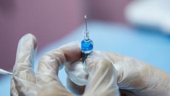 12月1日香港开打复必泰二价疫苗，增加靶向奥密克戎两个亚变种