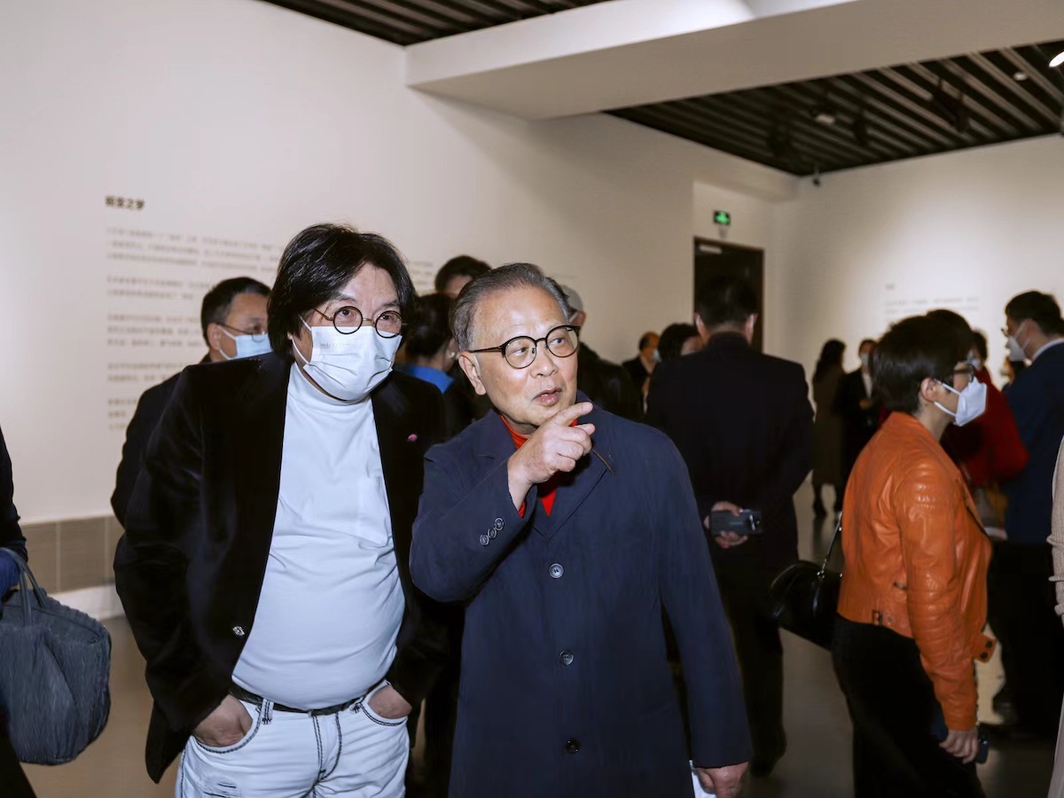 张雷平、何曦双人展:“海礁”与“海浪”的对话