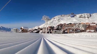 法国滑雪场减少用机器人工造雪，应对能源危机