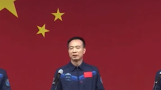 费俊龙：年龄最大乘组仍保持青春状态，毛笔书法也在进步