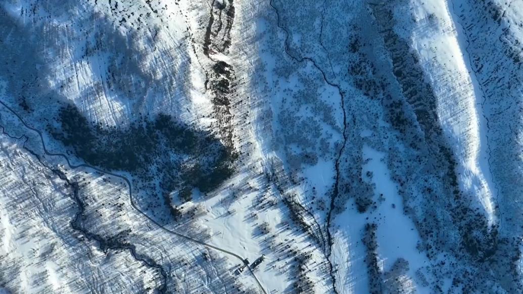 冬日長(zhǎng)白山天池:銀裝素裹分外妖嬈,宛如童話世界