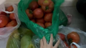 妻子让丈夫买菜，对方买回40斤其中30斤是西红柿