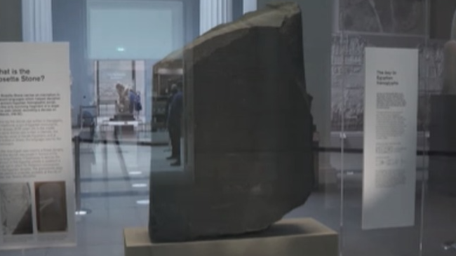 埃及古文物学家再次呼吁英国归还罗塞塔石碑