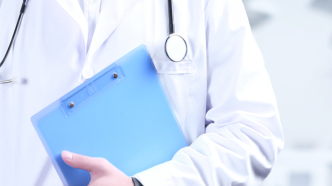 满洲里回应“市民带孩子就医因核酸过期遭推诿”：责令整改