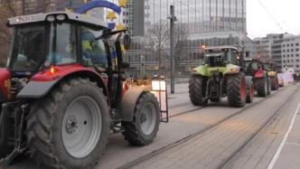 抗议能源价格飙升，德国农民把拖拉机开上了街