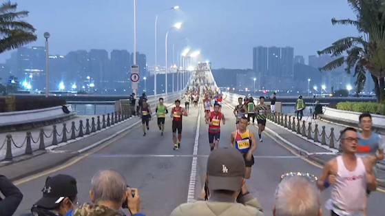 中国选手包揽澳门国际马拉松男女组前三名