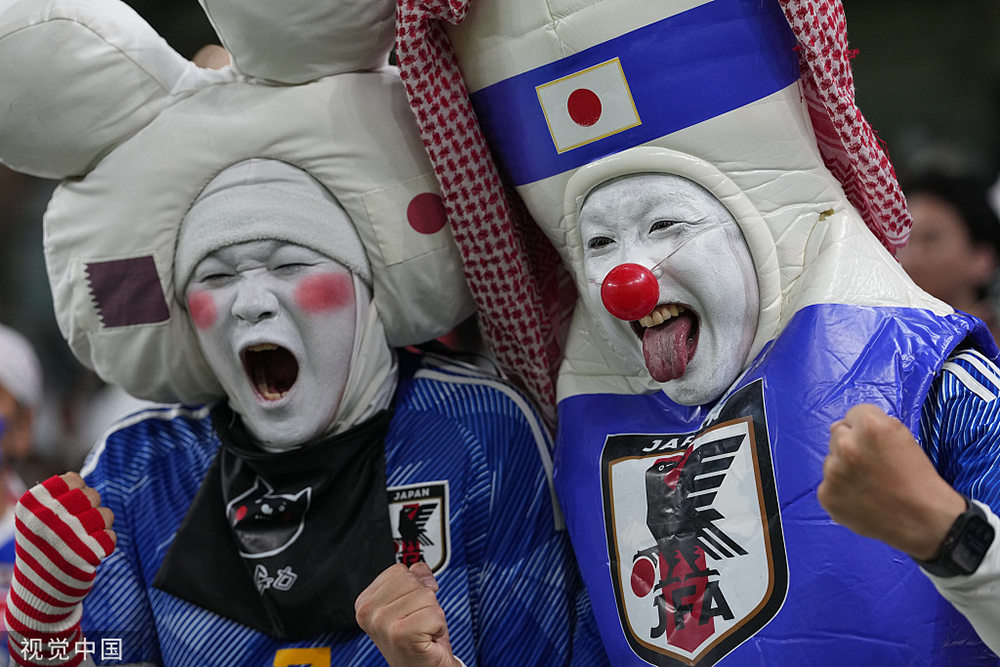 现场的日本队球迷。 