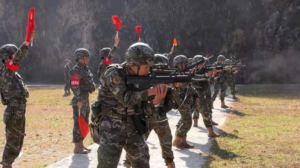 武警贵州总队六盘水支队组织年终军事考核