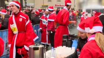德国举行圣诞老人半程马拉松