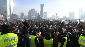蒙古连续三天爆发民众抗议，煤炭贪腐和通胀高企或为导火索