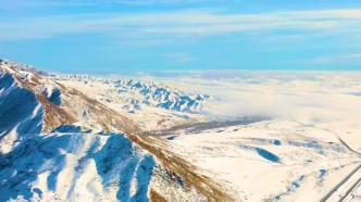 新疆阿拉套山现云海奇观