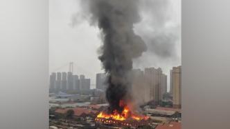 武汉白沙洲仓库大火已扑灭无人伤亡，过火面积约900平方米