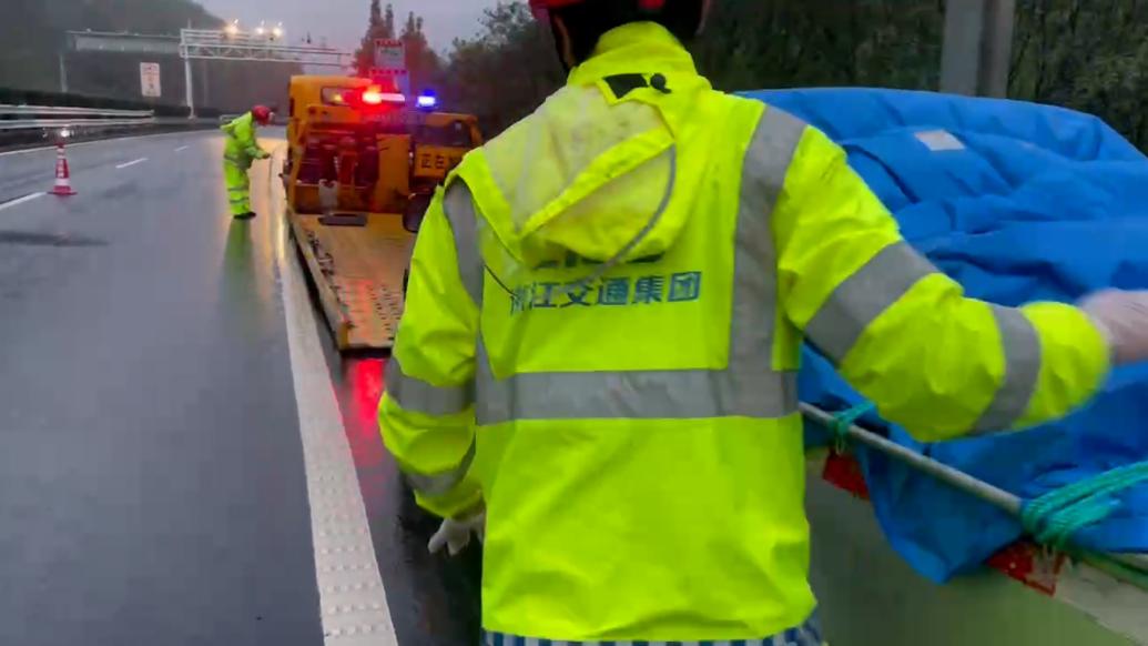 小貨車駕駛員長期使用半離合致機械故障