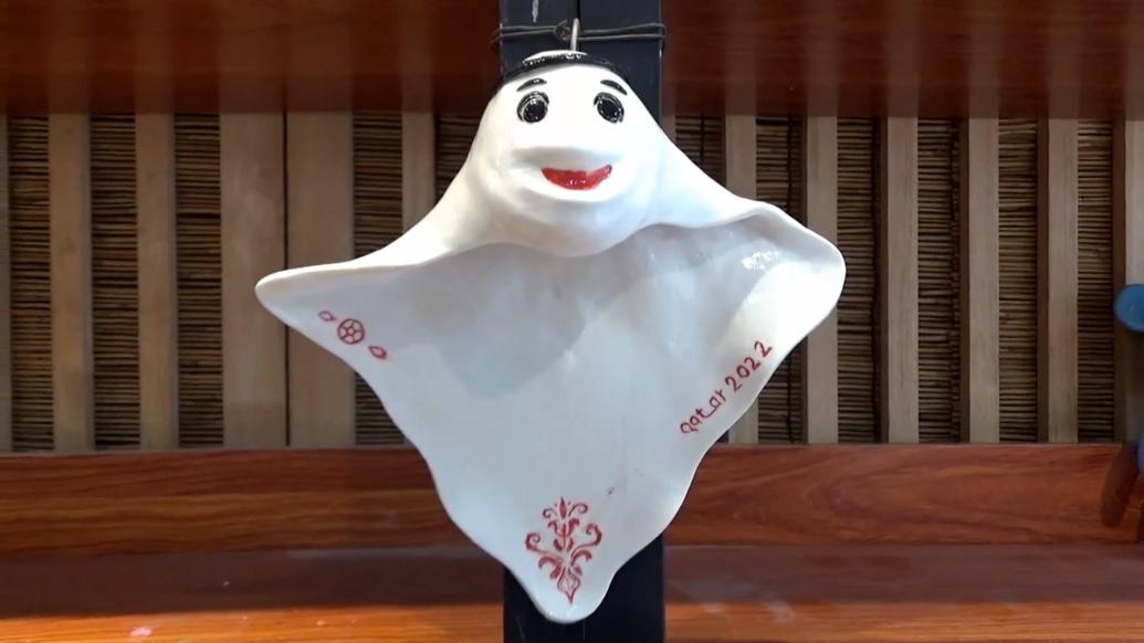 非遗传承人做陶塑版世界杯吉祥物“拉伊卜”