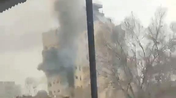 阿富汗一酒店发生枪战，目击者：枪声密集，伴有爆炸声