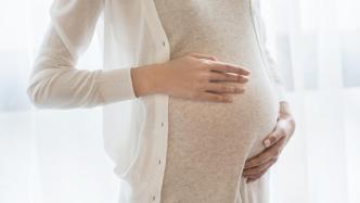 感染新冠孕产妇还能母乳吗？还能剖腹产吗？是否会传给胎儿？