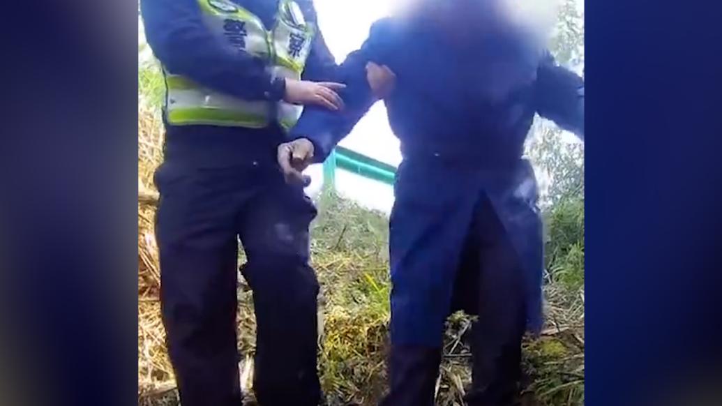 七旬老人誤入高速，民警暖心送回