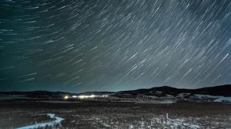 双子座流星雨划过湿地公园，带来视觉盛宴