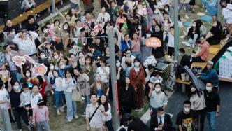 社區(qū)之治｜在新華路街區(qū)，居民共創(chuàng)的刊物《新華錄》已出了五期