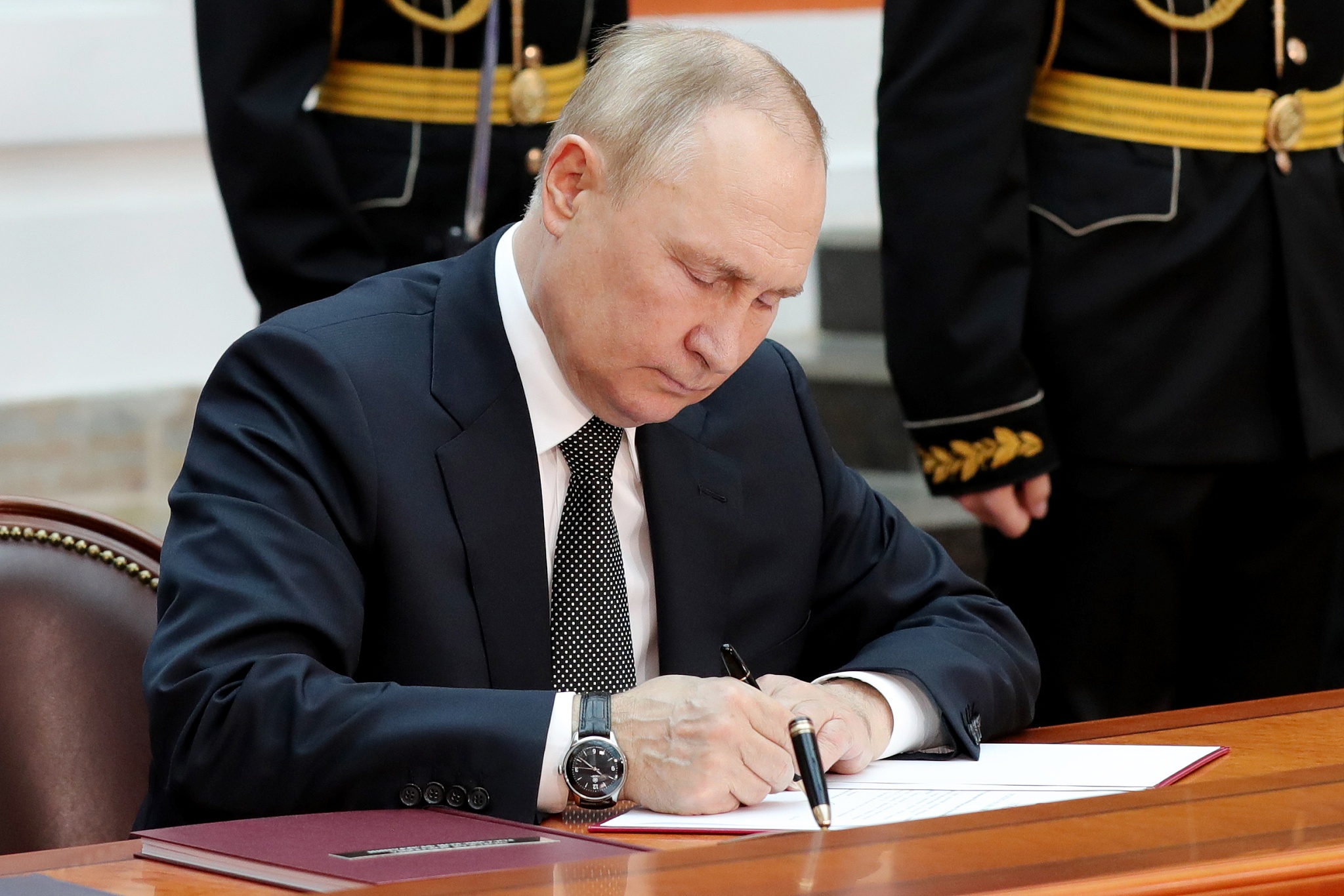 普京签署法律推出数字卢布 预计2025年后全面推行