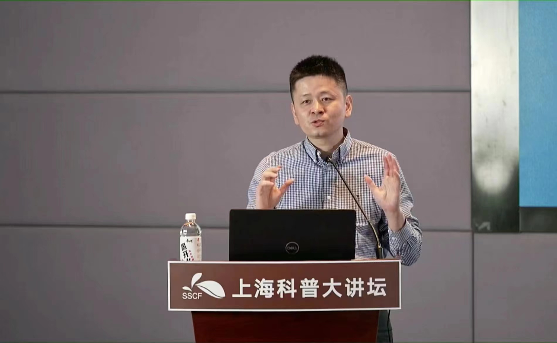 刚接种第四针新冠疫苗可以照顾阳性患者吗?钟鸣解答