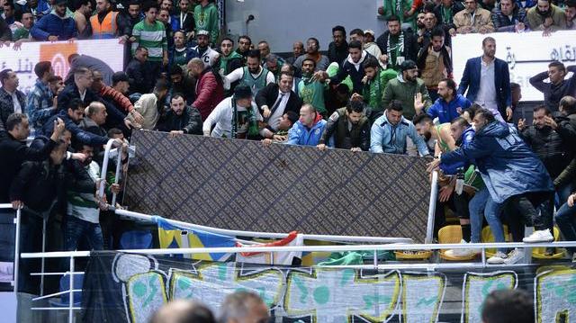 埃及一体育馆看台坍塌，至少27名观众受伤