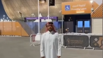 世界杯结束后的卡塔尔，到处空荡荡，庆祝声仿佛还在耳边