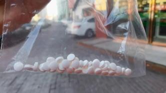 微光匯聚丨藥店老板向百戶鄰居贈兩千粒退燒藥