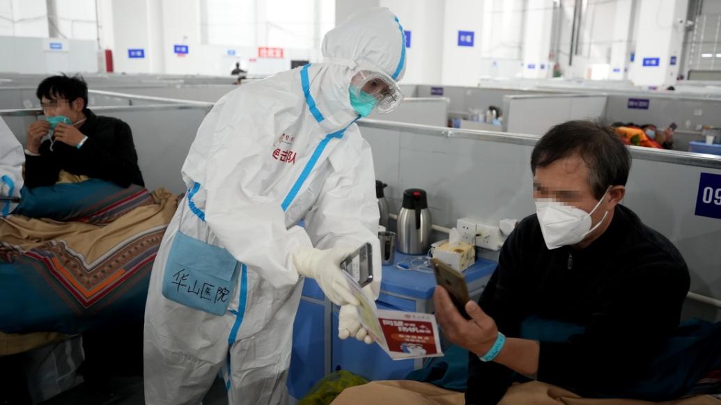 专家：上海封控期间也是近九成感染者有症状，成人症状比儿童更重