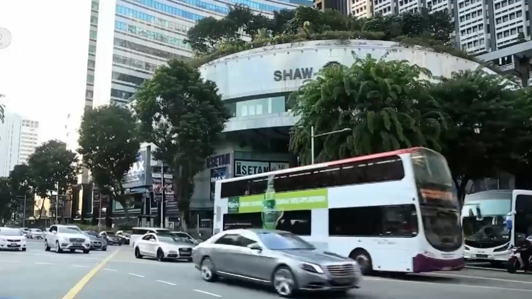 销售税上调在即，新加坡民众踊跃购物