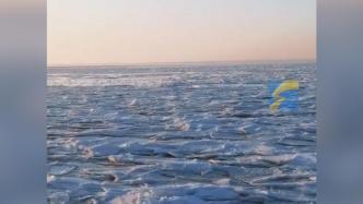 男子拍下海面结冰景观：大海被冻成一块一块的