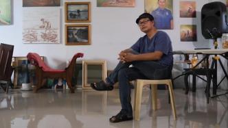 菲律宾画家用血作画，称想改变人们害怕血液的观点