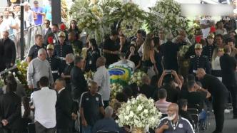 巴西总统卢拉出席贝利遗体告别仪式