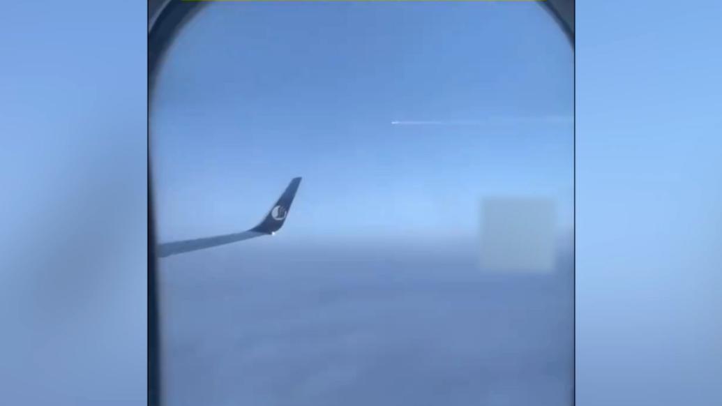 当山东航空客机与大韩客机空中相遇