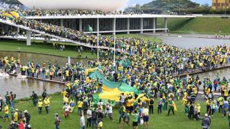 巴西前总统支持者冲击国会，400人被捕