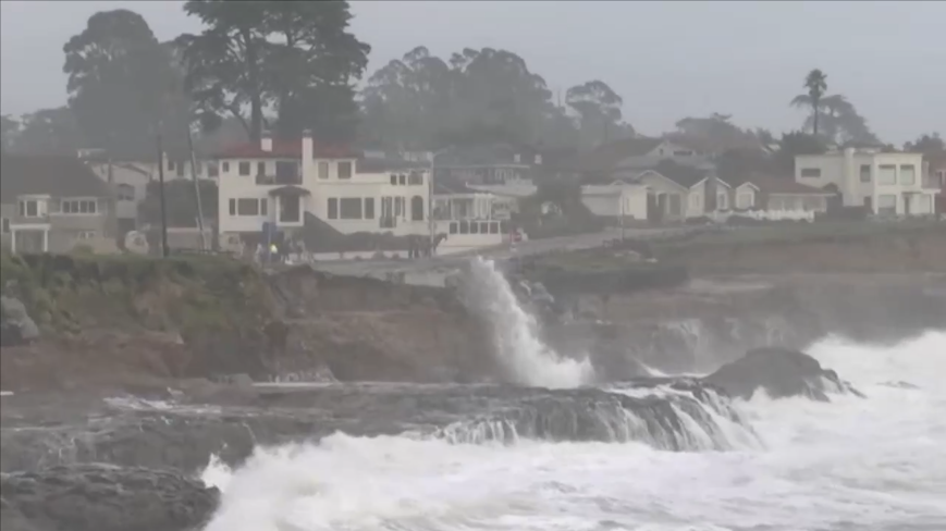 全球多地遭遇极端天气，冬季风暴席卷美国加州