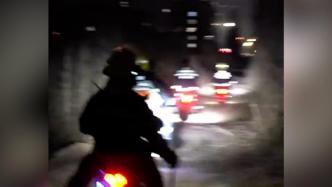 道路過窄少年騎車載消防員去滅火