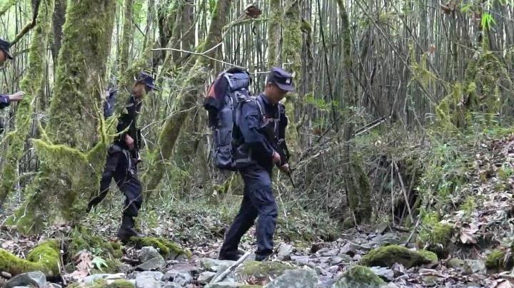 云南騰沖完成第25次高黎貢山武裝巡護(hù)任務(wù)