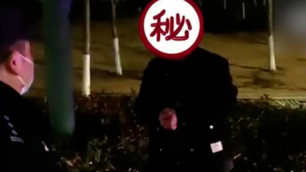 男子酒后騎車摔倒,直呼“沒騎車,不會摔倒!”
