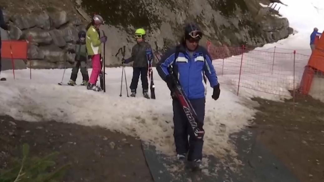 暖冬少雪，欧洲多地滑雪场经营受阻