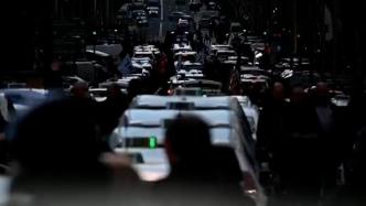 数千名西班牙出租车司机抗议出租车改革
