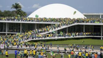 早安·世界｜巴西前总统博索纳罗支持者冲击国会，卢拉谴责
