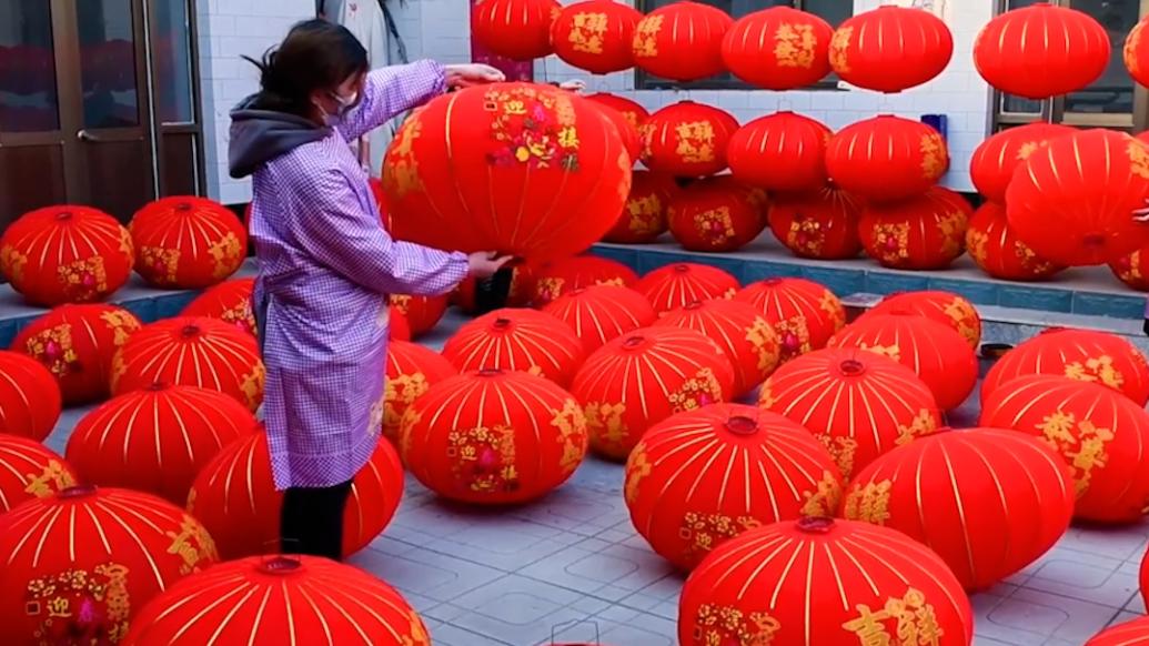 我們的煙火氣丨趕制燈籠迎新年