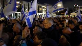 以色列十万民众上街抗议，反对内塔尼亚胡政府