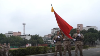 视频丨驻香港部队举行新兵授衔仪式