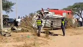 塞内加尔发生公交车与卡车相撞事故，导致20人死亡