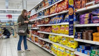 英国去年12月通胀率小幅降至10.5%，食品价格仍在涨