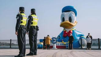 上海国际旅游度假区有一群“小迪警官”，与这片乐土共成长